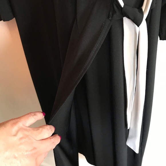 31) 🎶Chelsea Studio 🎶wrap-around (style)dress. - Picture 5 of 8